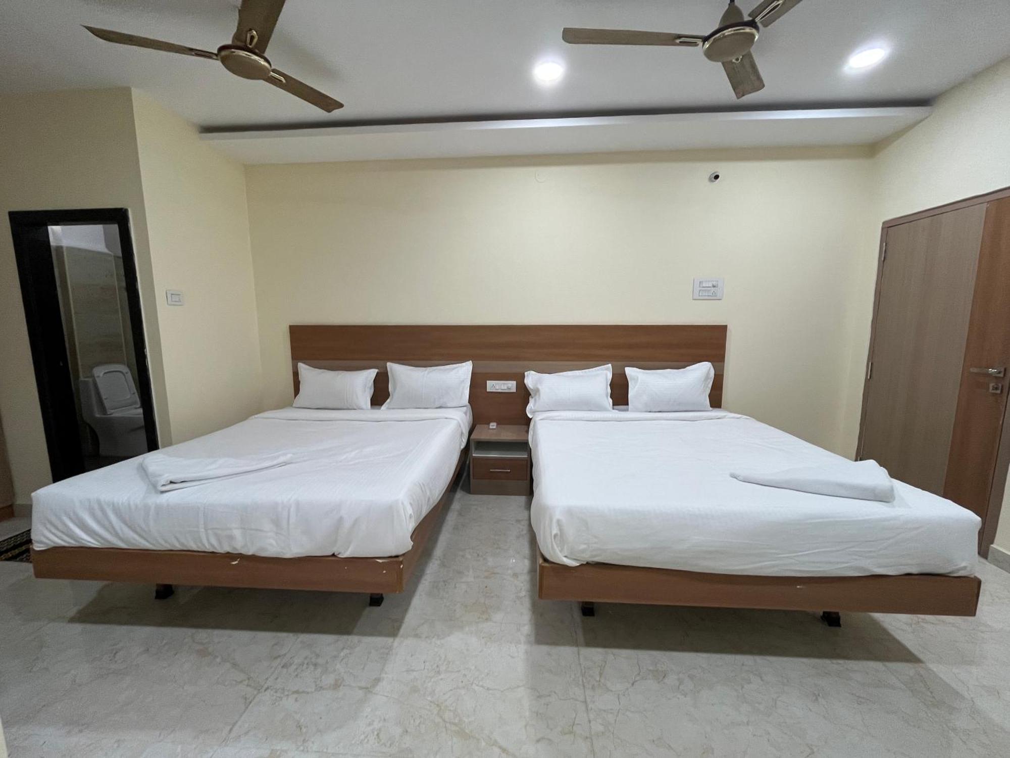 Hotel Elite Swagath Grand Hyderabad Exterior foto