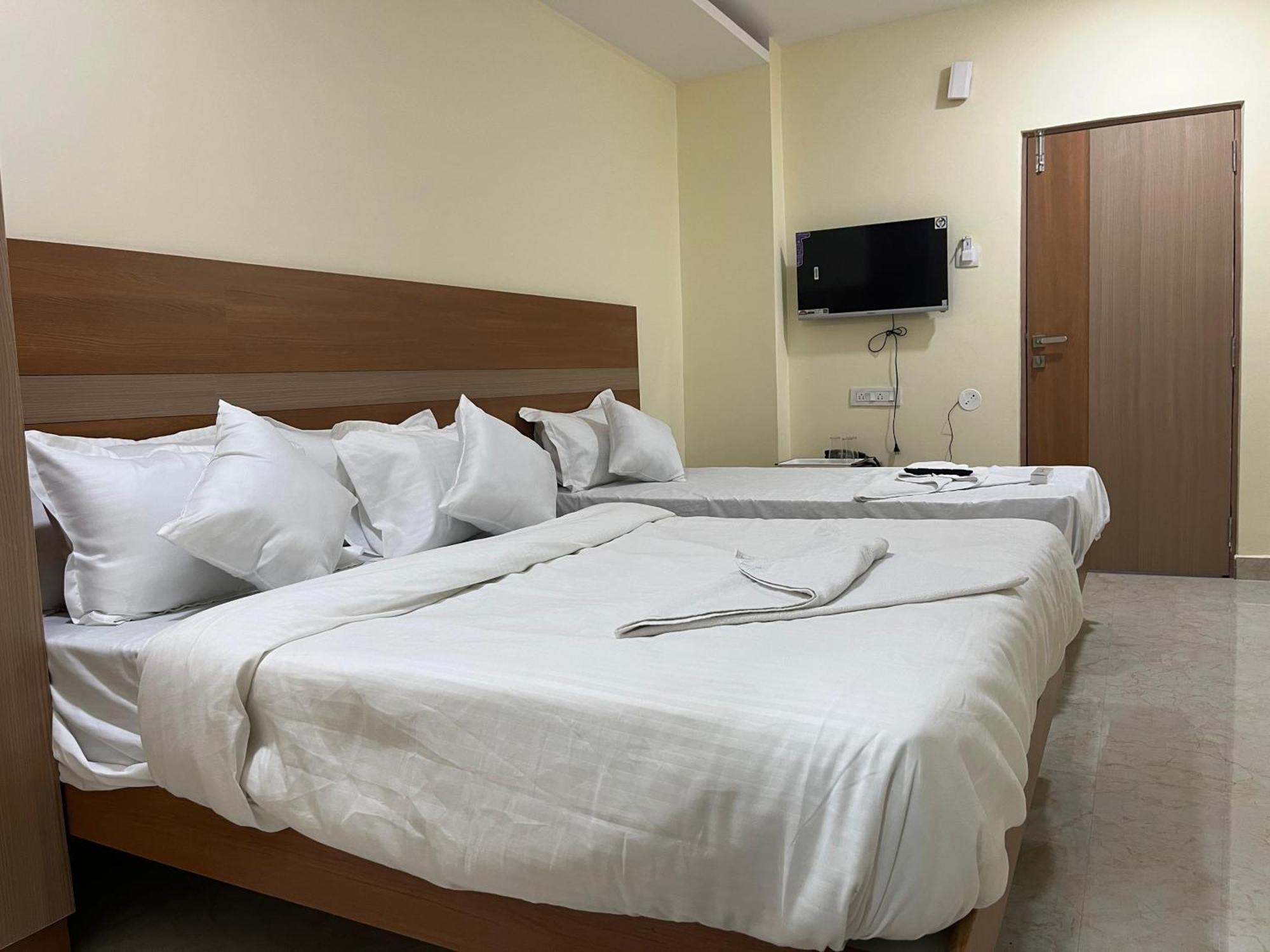 Hotel Elite Swagath Grand Hyderabad Exterior foto